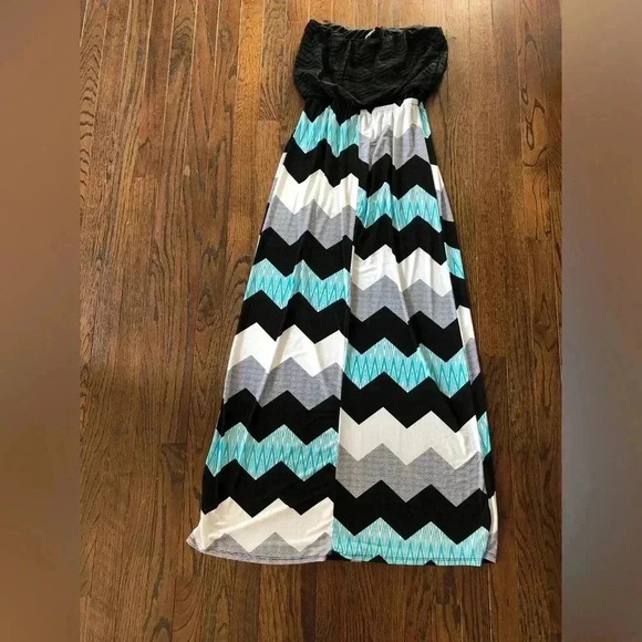 Trixxi Women’s S Black/White/Aqua Blue Chevron Strapless Maxi Dress - EUC! - Picture 11 of 11